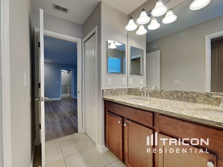 Building Photo - 11515 Peru Springs Pl