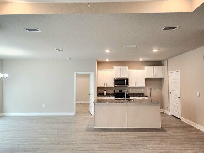 Building Photo - 3/2 home in Aventura subdivision
