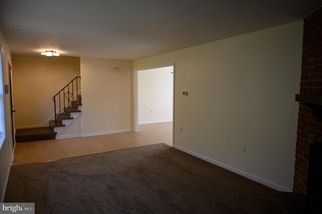 Building Photo - 948 Homeland Dr