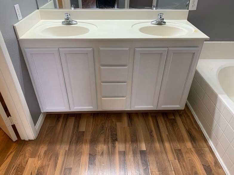 Building Photo - 1205 Simms Ave