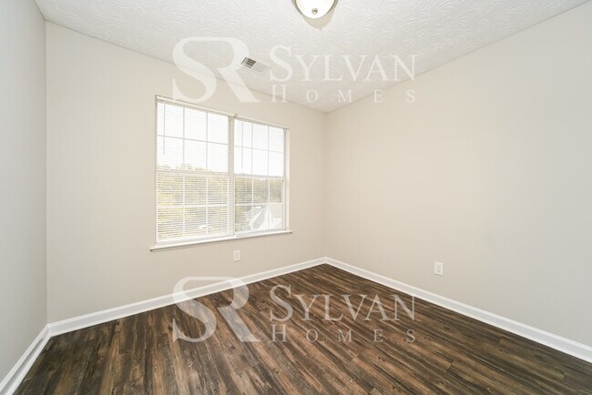 Building Photo - Your dream home is waiting for you. Hurry and Lease today!