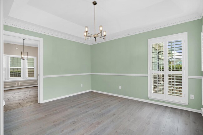 Building Photo - 506 Lakeway Dr