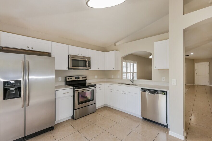 Building Photo - 2614 Lansbury Pl