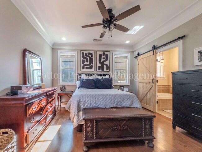 Building Photo - 102 Blossom Cir