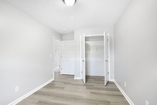 Building Photo - 304 Keeneland Dr