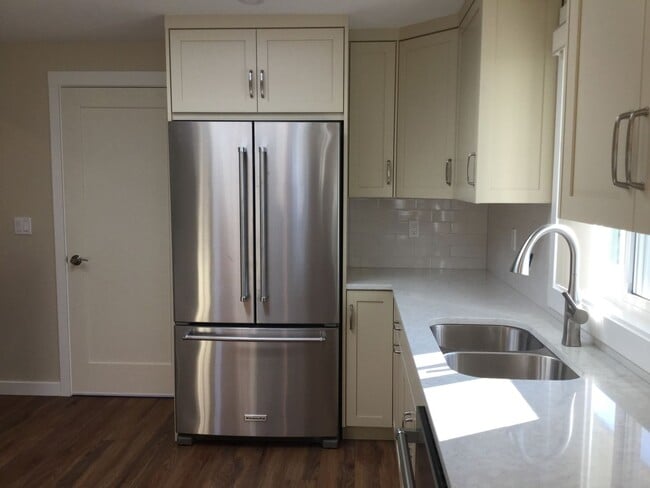 Building Photo - Modern 4-Bedroom Home with Panoramic Water & Mountain Views