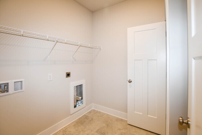 Building Photo - 148 Rosemary Ayers Dr