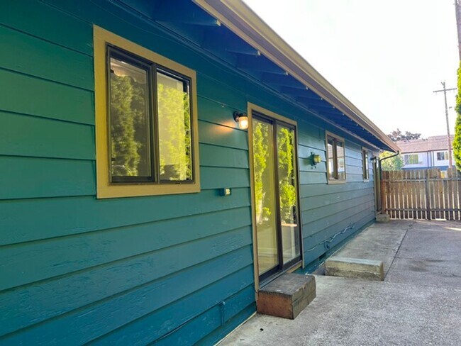 Building Photo - 2Bd/1Ba Single Story Apartment Unit - Move...