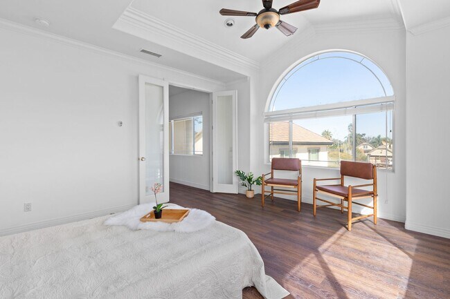 Building Photo - Spacious 7-Bedroom Home with Ocean Views i...