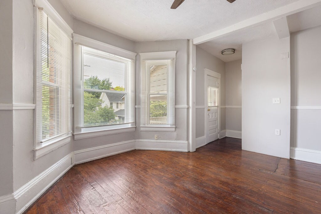 Building Photo - 1889 W 48th St