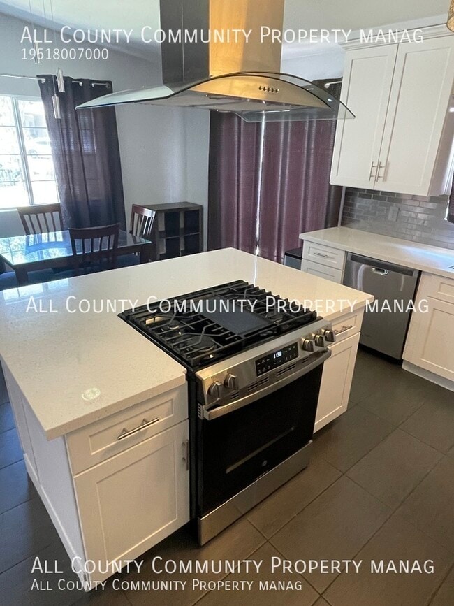 Building Photo - 16334 Lawnwood St