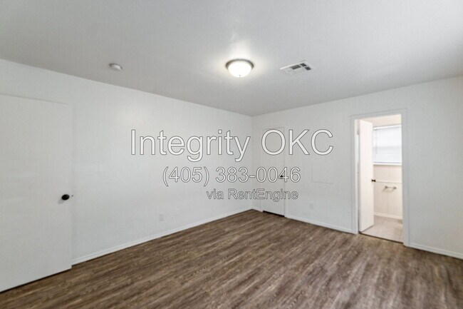Building Photo - 8514 Candlewood Dr