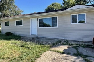 Building Photo - 602 SE 37th St