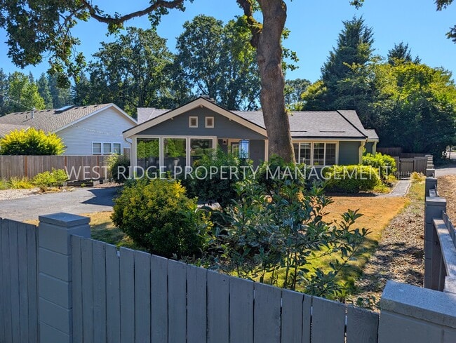 Building Photo - 4884 Lamont Way