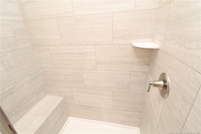 Building Photo - 756 Ben Ledi Ct
