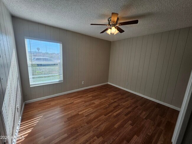 Building Photo - 1320 W Pecos Ave