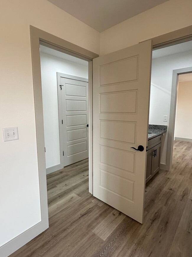 Building Photo - BRAND NEW 4 BED 3 BATH in WAYNESVILLE