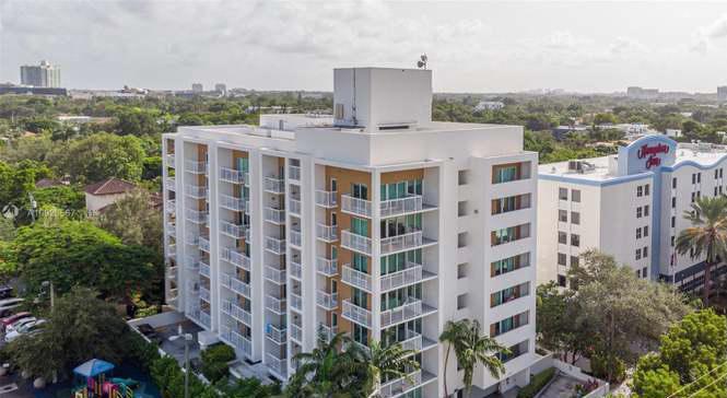 Building Photo - 2740 SW 28th Ter