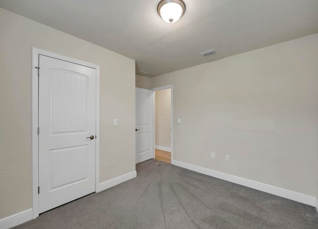 Building Photo - 3639 Ranch Dr