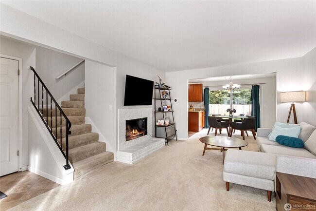 Building Photo - Lake Forest Park Duplex 2 bed/1.5 Bath