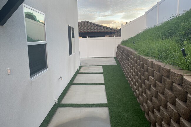 Building Photo - 58 E Prospect St