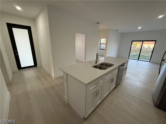 Building Photo - 227 Hightower Ave S