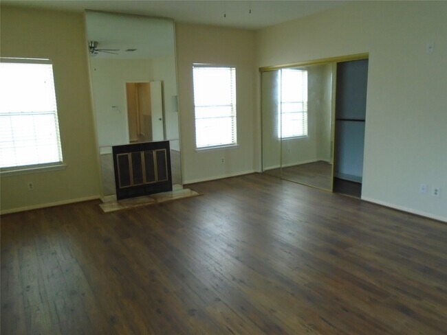 Building Photo - 6000 Reims Rd