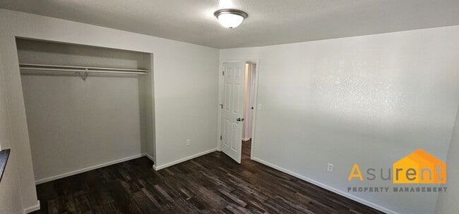 Building Photo - Fully Remodeled Duplex Available Now!