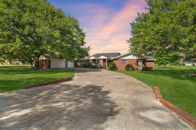 Building Photo - 15502 Kitty Hawk Dr