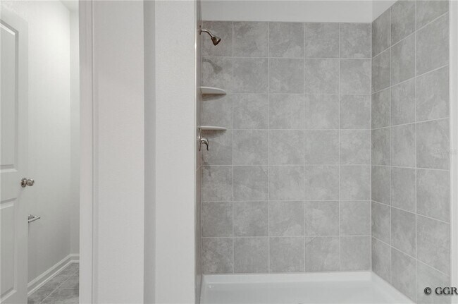 Building Photo - 5005 Worchester Dr