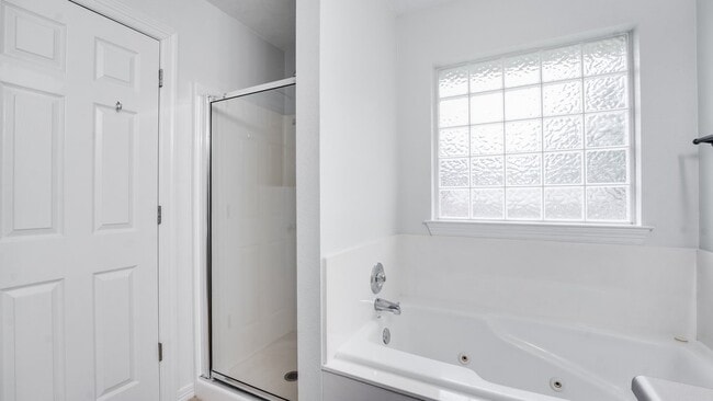 Building Photo - 6820 Cutter Ct