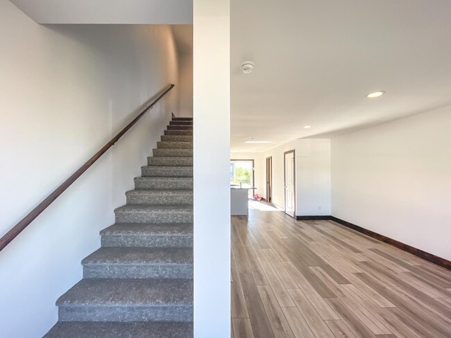 Building Photo - 2987 Aspen Dr