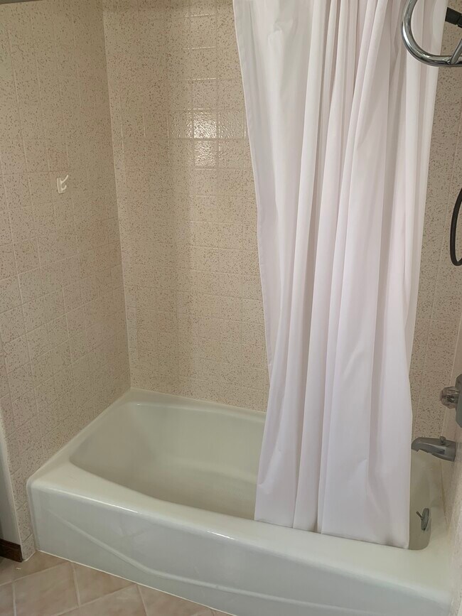 Building Photo - 4790 N 186th St