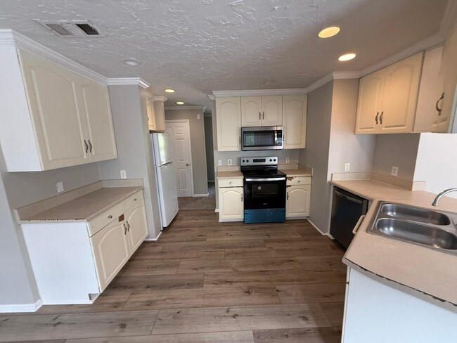Building Photo - 72 Pisces Dr