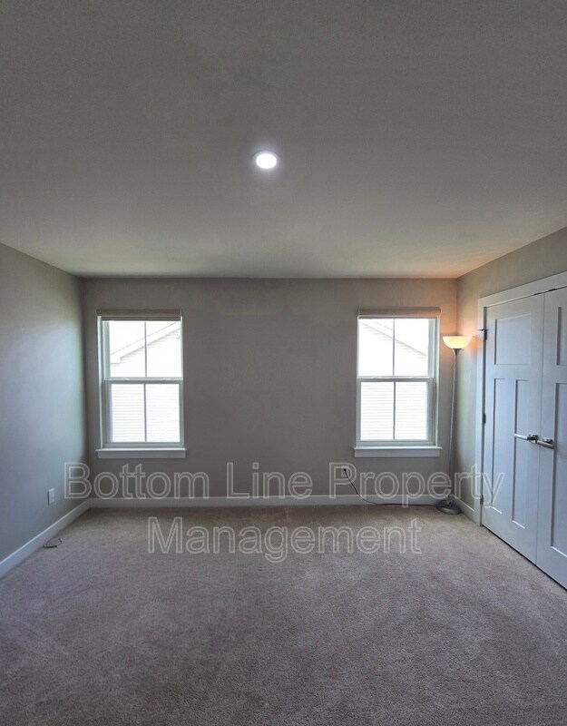 Building Photo - 2030 Sewall Ave SW