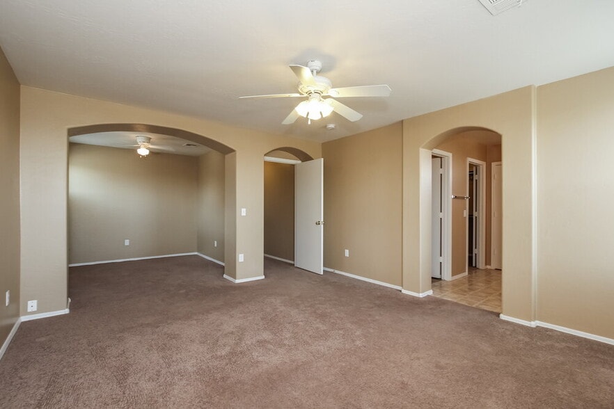 Building Photo - 13519 W San Juan Ct