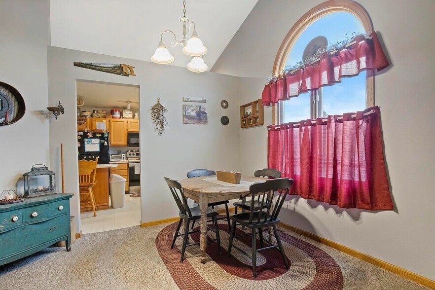Building Photo - 6043 Boxwood Dr