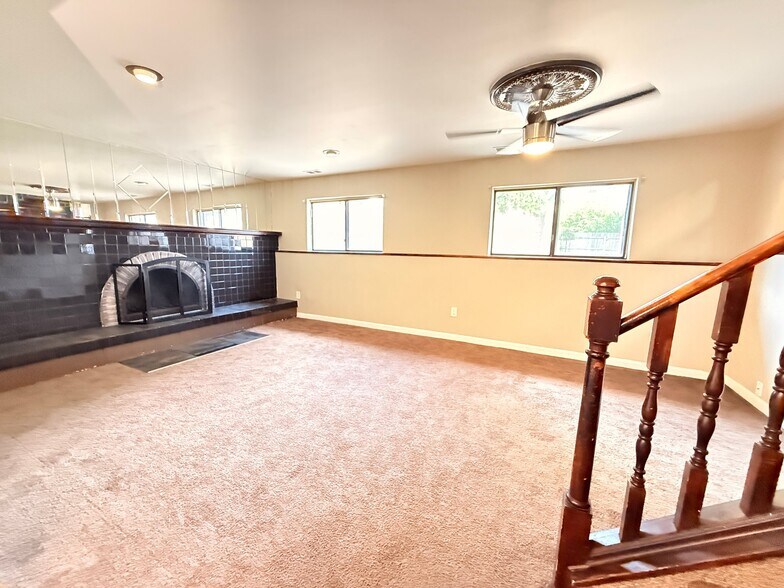 Building Photo - 11849 Ontario Dr