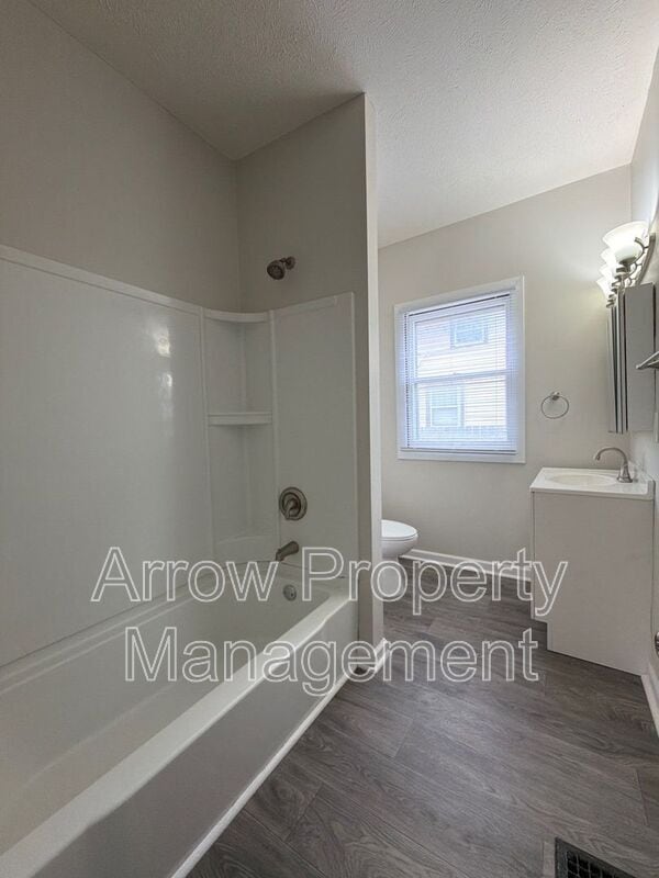 Building Photo - 2832 Dudley St