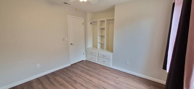 Building Photo - Ulatis Creek Estates