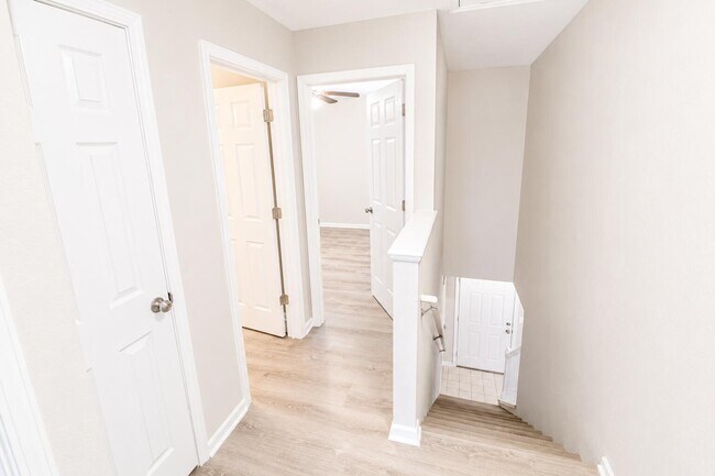 Building Photo - 1306 Godas Cir