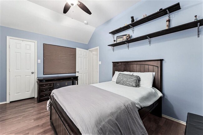 Building Photo - 21506 Willow Glade Dr