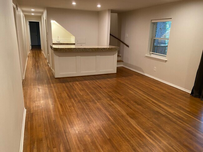 Building Photo - 147 Jewell Rd