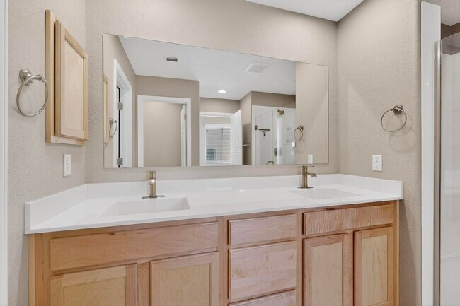 Building Photo - 6322 Vista del Bosque Dr