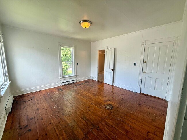 Building Photo - 324 N 3rd Ave