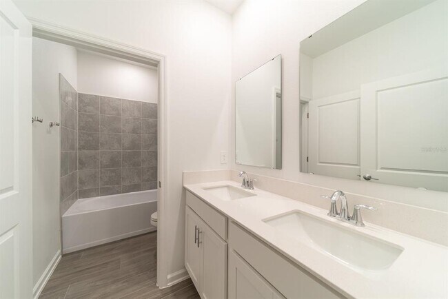 Building Photo - 2898 Armstrong Ave