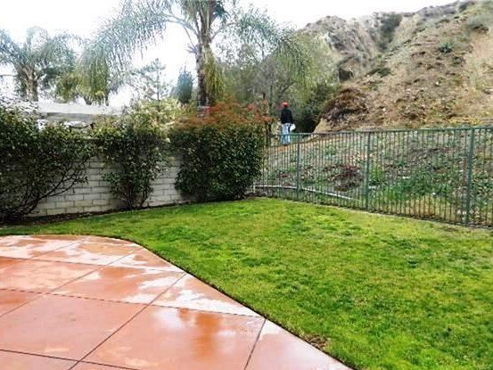 Building Photo - BEAUTIFUL MOUNTAIN VIEW 4BED/3BATH PLUS DE...