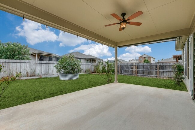 Building Photo - IMMACULATE 3bd/2ba/2gar/Office/Studay in Cobblestone Available NOW!