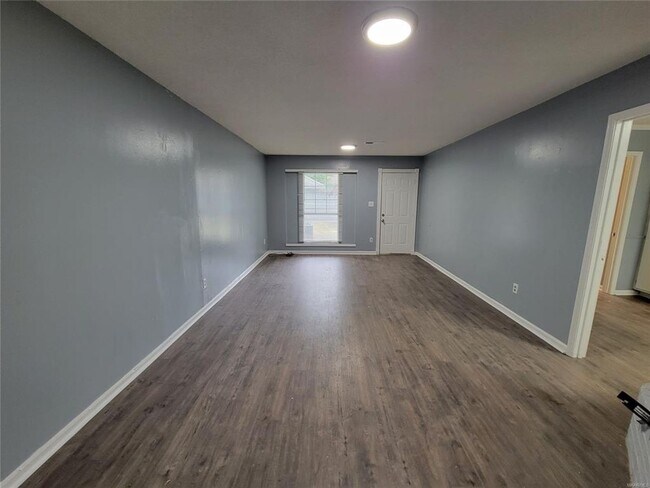 Building Photo - Section8 Accepted