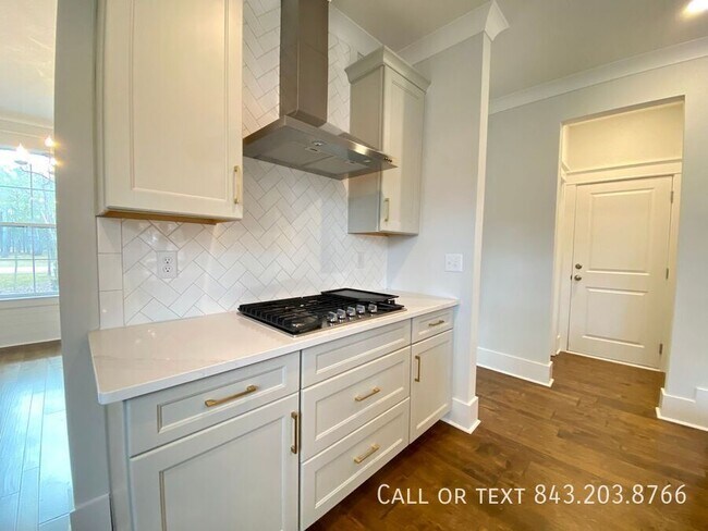 Building Photo - 478 Woodspring Rd